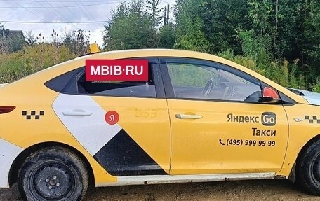 Hyundai Solaris II рестайлинг, 2019 год, 650 000 рублей, 2 фотография
