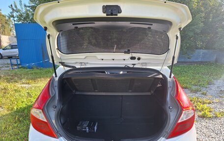 Hyundai Solaris II рестайлинг, 2012 год, 700 000 рублей, 7 фотография