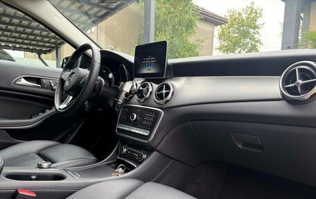 Mercedes-Benz GLA, 2019 год, 2 700 000 рублей, 16 фотография