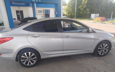 Hyundai Solaris II рестайлинг, 2013 год, 900 000 рублей, 6 фотография