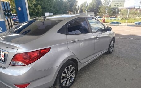 Hyundai Solaris II рестайлинг, 2013 год, 900 000 рублей, 7 фотография