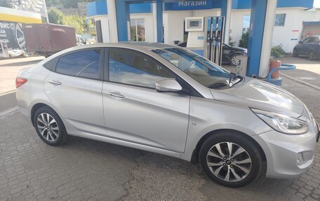 Hyundai Solaris II рестайлинг, 2013 год, 900 000 рублей, 5 фотография