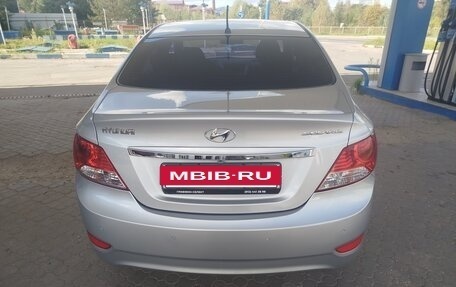 Hyundai Solaris II рестайлинг, 2013 год, 900 000 рублей, 8 фотография