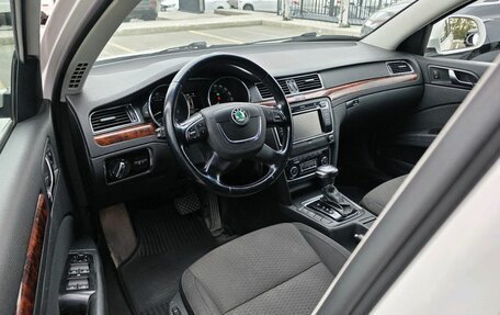 Skoda Superb III рестайлинг, 2011 год, 899 000 рублей, 16 фотография