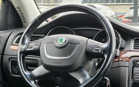 Skoda Superb III рестайлинг, 2011 год, 899 000 рублей, 25 фотография
