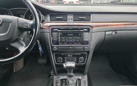 Skoda Superb III рестайлинг, 2011 год, 899 000 рублей, 23 фотография