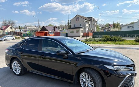 Toyota Camry, 2021 год, 3 100 000 рублей, 2 фотография