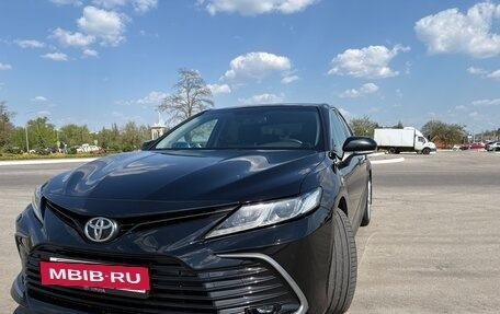 Toyota Camry, 2021 год, 3 100 000 рублей, 4 фотография