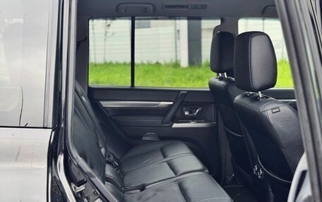 Mitsubishi Pajero IV, 2011 год, 2 100 000 рублей, 28 фотография