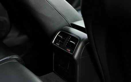 Audi A4, 2015 год, 1 850 000 рублей, 30 фотография