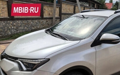 Toyota RAV4, 2018 год, 2 500 000 рублей, 3 фотография