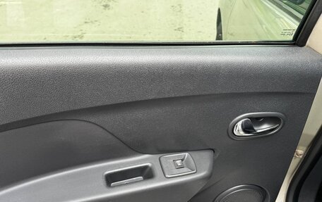 Renault Logan II, 2014 год, 830 000 рублей, 17 фотография