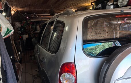 Chevrolet Niva I рестайлинг, 2010 год, 300 000 рублей, 8 фотография