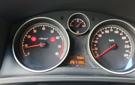 Opel Zafira B, 2011 год, 650 000 рублей, 10 фотография