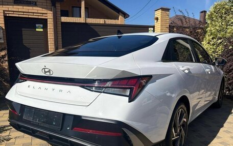 Hyundai Elantra, 2023 год, 1 899 000 рублей, 2 фотография