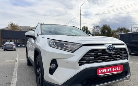 Toyota RAV4, 2021 год, 5 500 000 рублей, 2 фотография