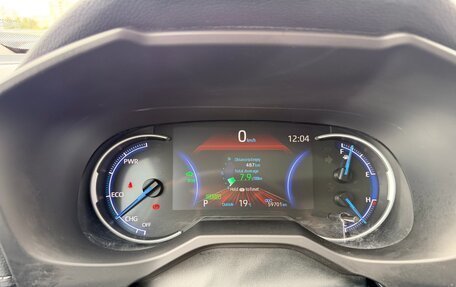 Toyota RAV4, 2021 год, 5 500 000 рублей, 10 фотография