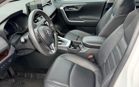 Toyota RAV4, 2021 год, 5 500 000 рублей, 17 фотография