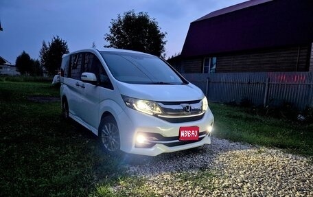 Honda Stepwgn IV, 2015 год, 2 200 000 рублей, 1 фотография