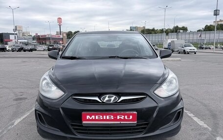 Hyundai Solaris II рестайлинг, 2014 год, 745 000 рублей, 1 фотография