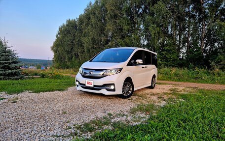 Honda Stepwgn IV, 2015 год, 2 200 000 рублей, 2 фотография