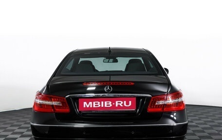 Mercedes-Benz E-Класс, 2010 год, 1 200 000 рублей, 6 фотография