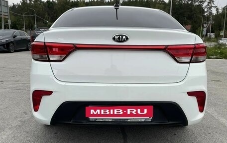 KIA Rio IV, 2020 год, 1 000 000 рублей, 2 фотография