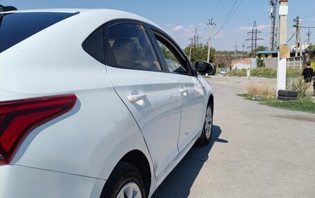 Hyundai Solaris II рестайлинг, 2018 год, 950 000 рублей, 6 фотография