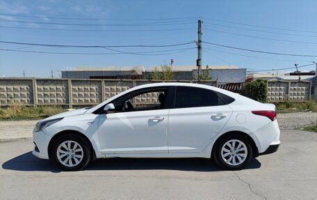Hyundai Solaris II рестайлинг, 2018 год, 950 000 рублей, 2 фотография
