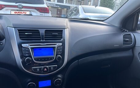 Hyundai Solaris II рестайлинг, 2013 год, 1 400 000 рублей, 4 фотография