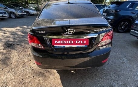 Hyundai Solaris II рестайлинг, 2013 год, 1 400 000 рублей, 2 фотография