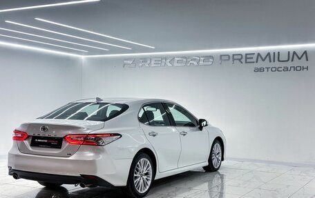 Toyota Camry, 2019 год, 3 190 000 рублей, 33 фотография