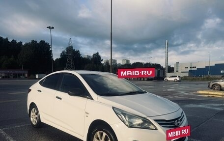 Hyundai Solaris II рестайлинг, 2015 год, 890 000 рублей, 3 фотография