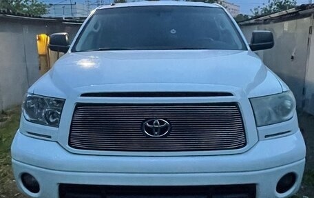 Toyota Tundra II, 2011 год, 2 000 000 рублей, 1 фотография