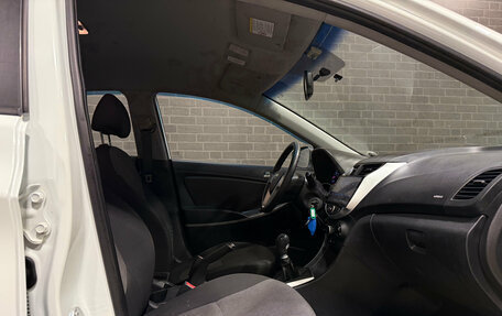 Hyundai Solaris II рестайлинг, 2012 год, 800 000 рублей, 7 фотография