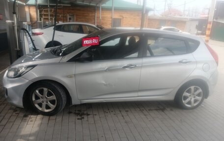 Hyundai Solaris II рестайлинг, 2011 год, 460 000 рублей, 5 фотография