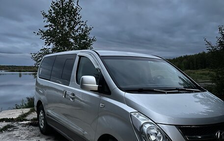 Hyundai H-1 II рестайлинг, 2008 год, 1 250 000 рублей, 2 фотография