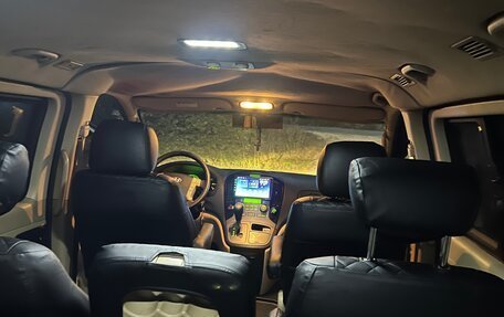 Hyundai H-1 II рестайлинг, 2008 год, 1 250 000 рублей, 13 фотография