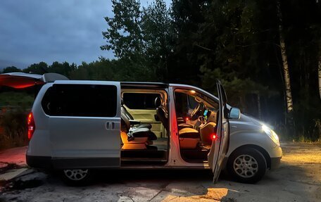 Hyundai H-1 II рестайлинг, 2008 год, 1 250 000 рублей, 14 фотография