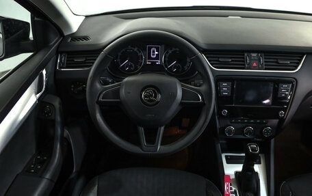 Skoda Octavia, 2018 год, 1 999 999 рублей, 10 фотография