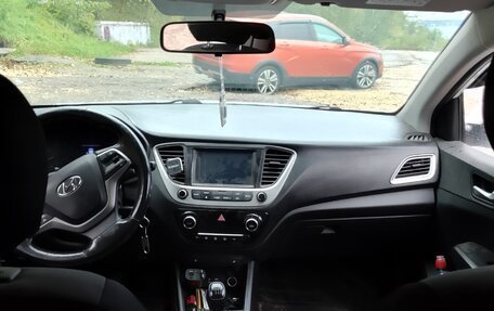 Hyundai Solaris II рестайлинг, 2018 год, 800 000 рублей, 9 фотография
