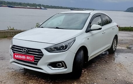Hyundai Solaris II рестайлинг, 2018 год, 800 000 рублей, 2 фотография