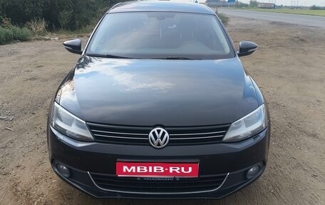Volkswagen Jetta VI, 2013 год, 950 000 рублей, 1 фотография