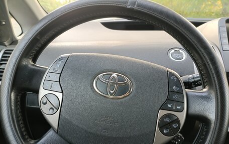 Toyota Prius, 2009 год, 690 000 рублей, 4 фотография