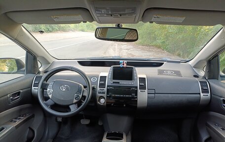 Toyota Prius, 2009 год, 690 000 рублей, 3 фотография