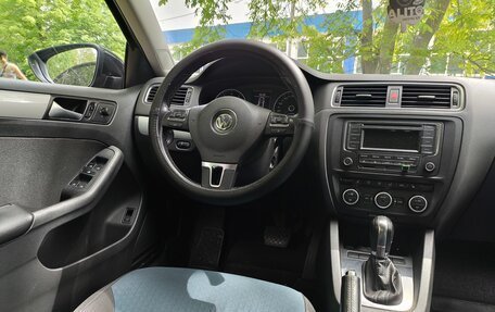 Volkswagen Jetta VI, 2013 год, 950 000 рублей, 8 фотография