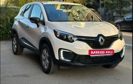 Renault Kaptur I рестайлинг, 2018 год, 1 200 000 рублей, 2 фотография