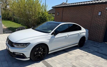 Volkswagen Passat B8 рестайлинг, 2018 год, 2 970 000 рублей, 19 фотография