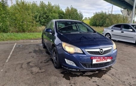 Opel Astra J, 2010 год, 650 000 рублей, 2 фотография