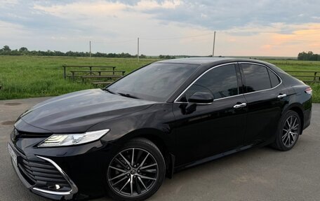 Toyota Camry, 2021 год, 3 250 000 рублей, 4 фотография
